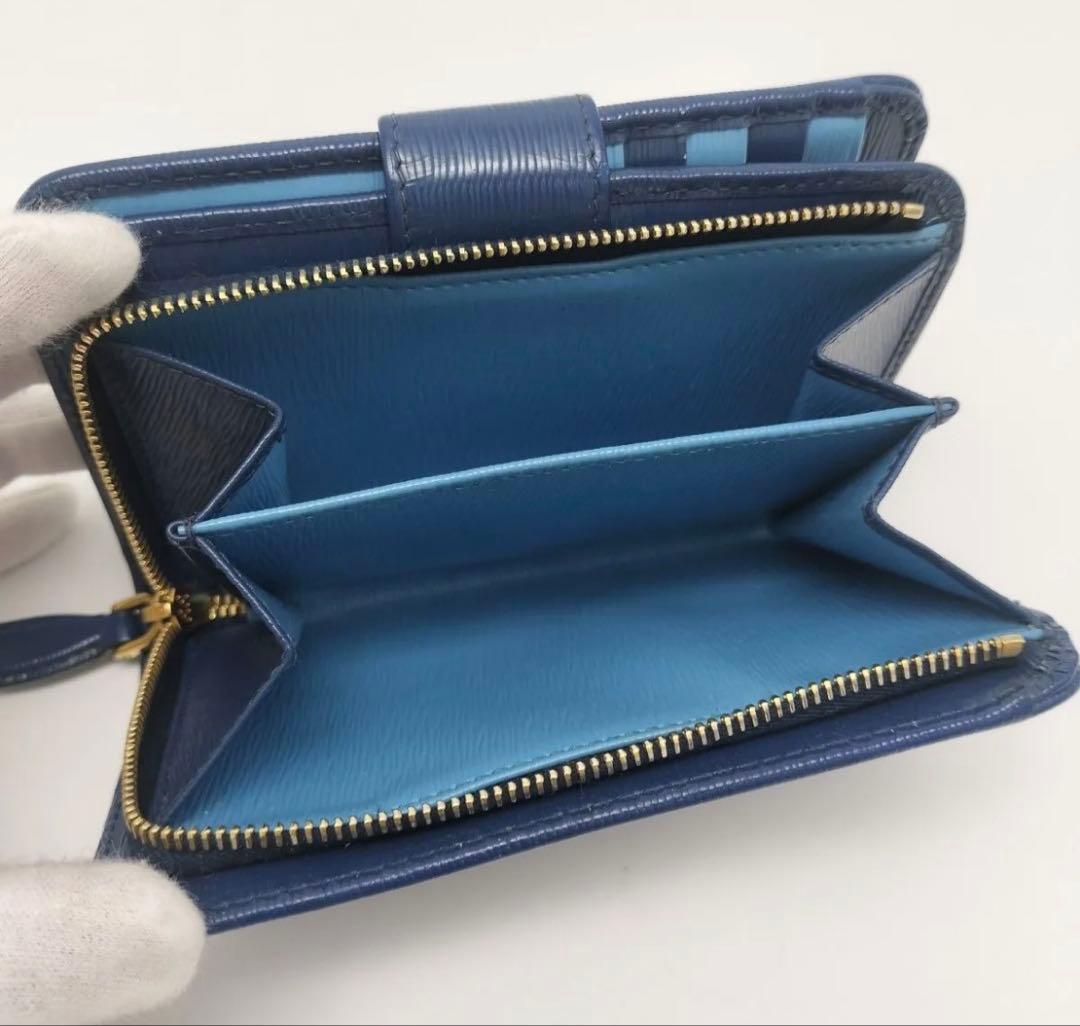 超美品　PRADA サフィアーノレザー　二つ折り財布 ブルーラウンドファスナー