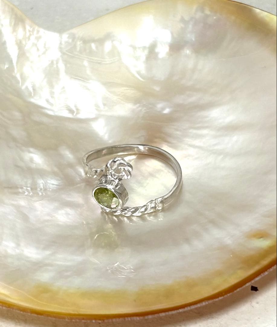 スフェーンのリング