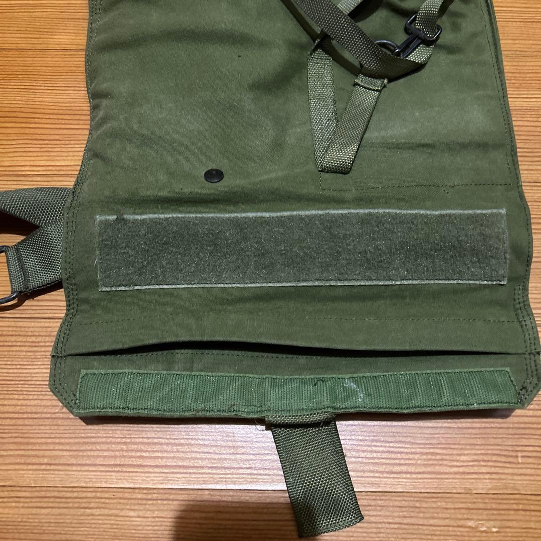 US ミリタリーバック　カーキ