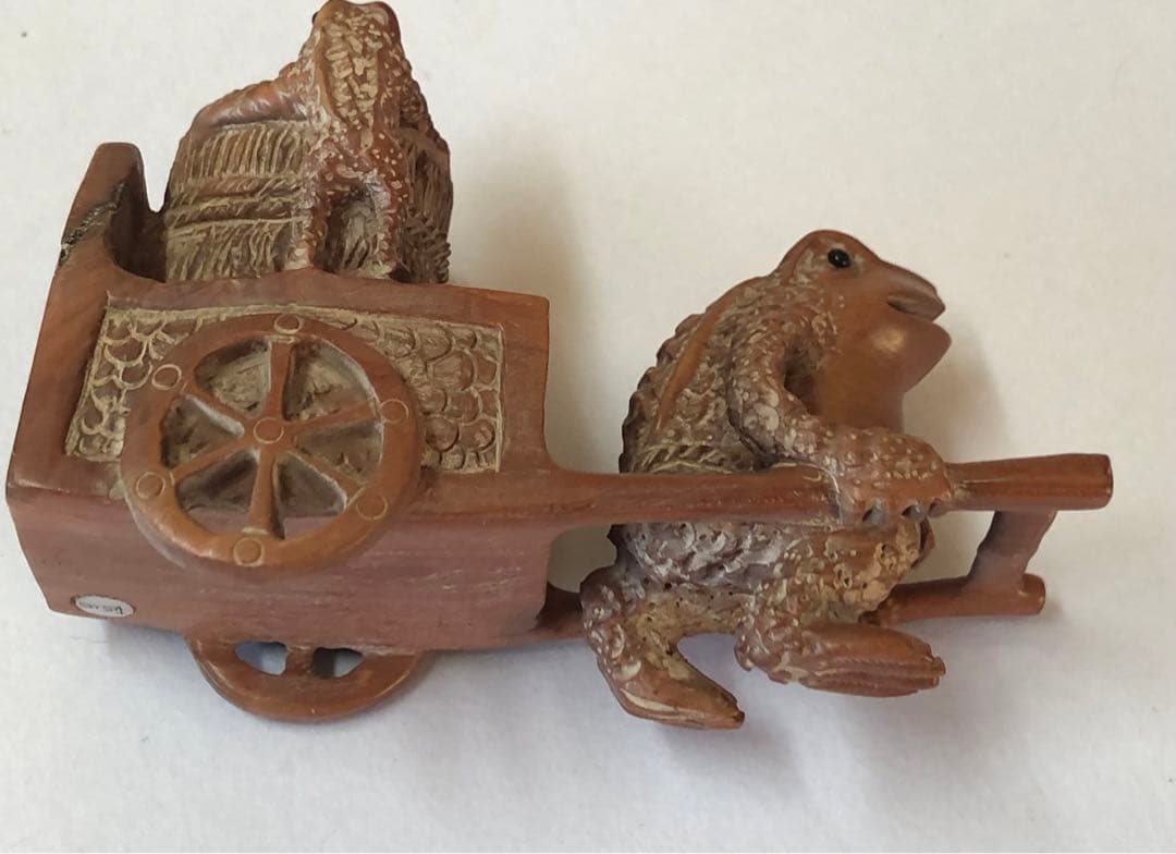 カエル車アンティークオブジェ小物入り透かし彫り蛙現品無料発送です