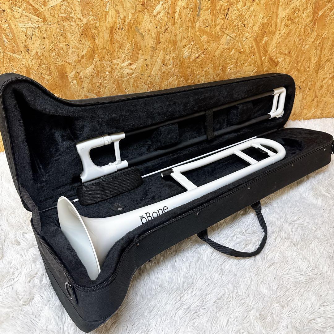 Jiggs pBone ホワイトトロンボーン プラスチック製 セミハードケース付
