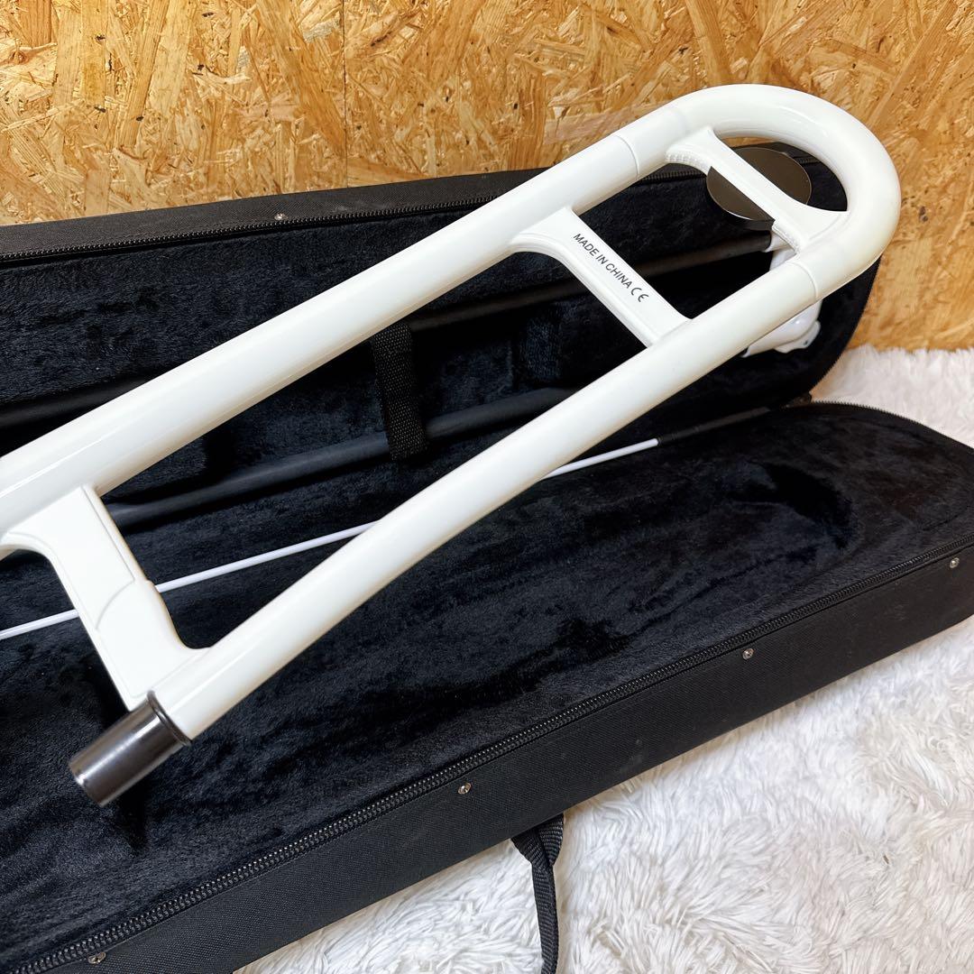 Jiggs pBone ホワイトトロンボーン プラスチック製 セミハードケース付