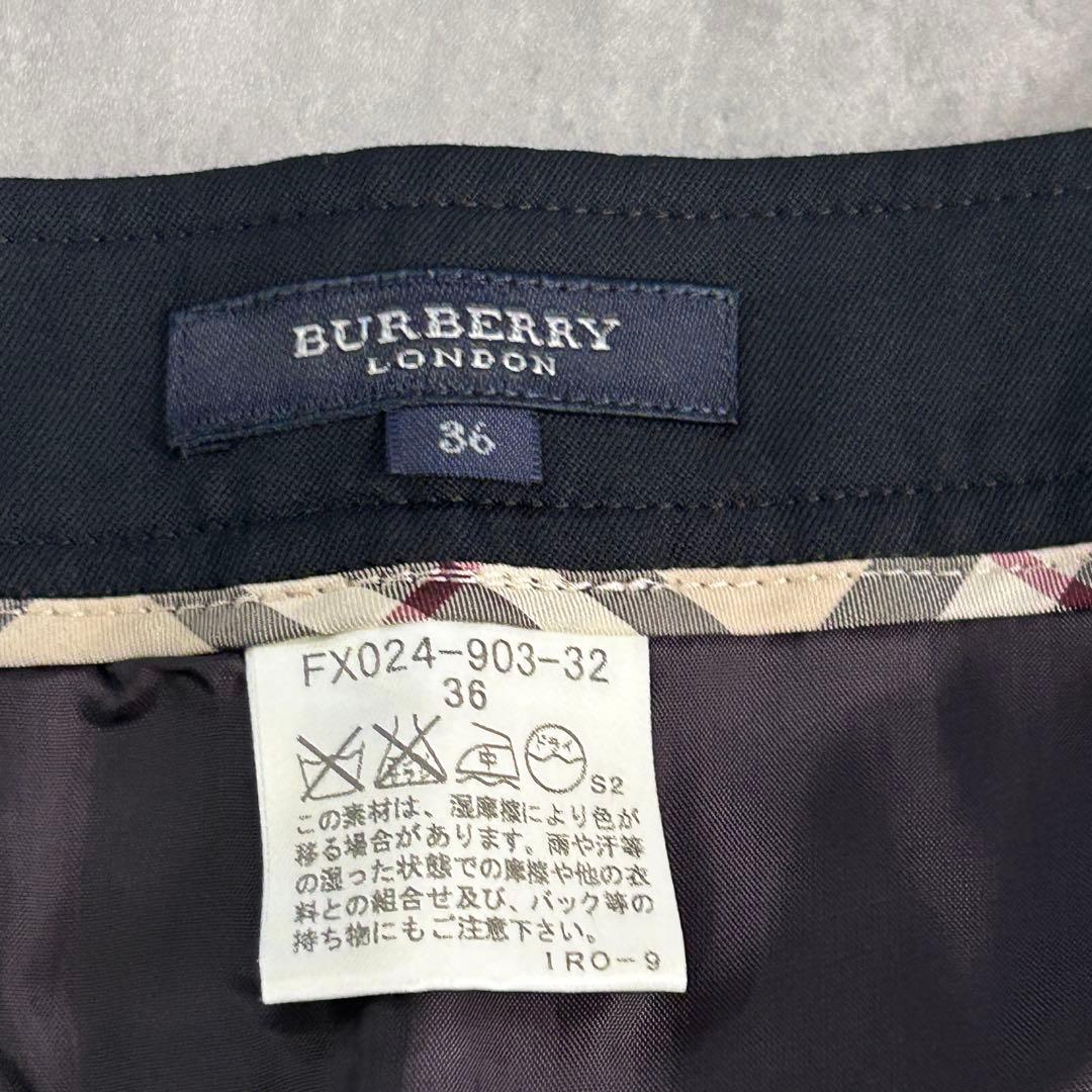 極美品 バーバリーロンドン ノバチェック プリーツスカート フレア 濃紺 金具