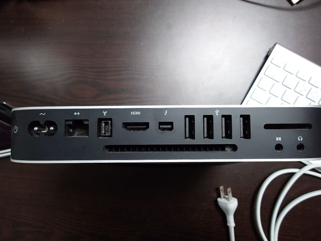 Mac mini Server (Mid 2011)と純正キーボード