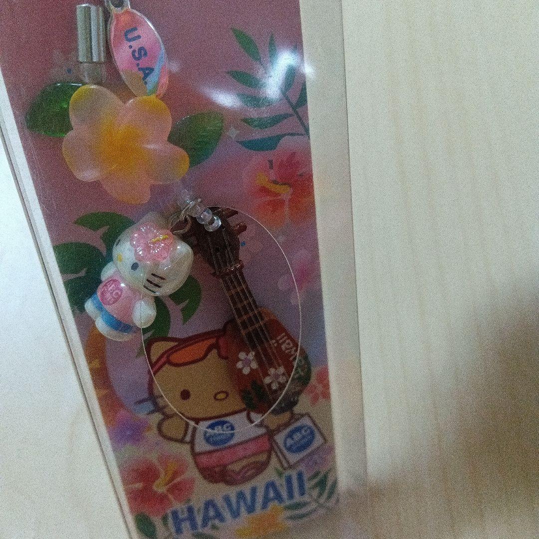 【希少】ハワイ限定　ハローキティ　ストラップ 　ウクレレ付き