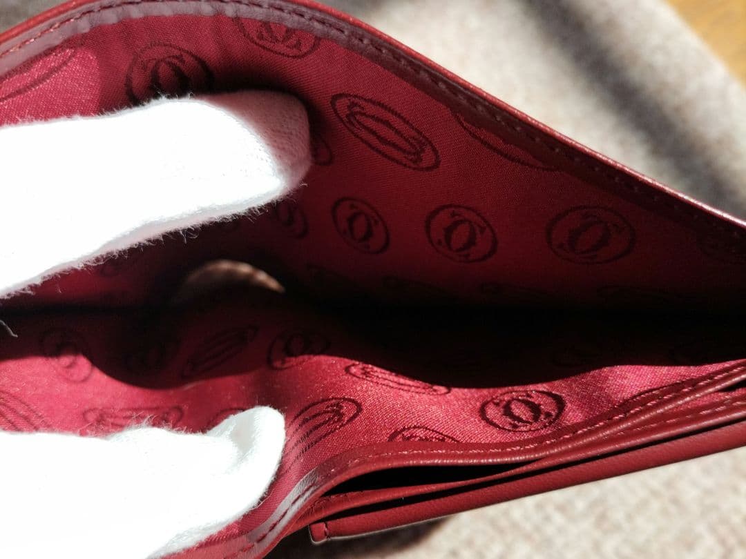 くまさん様　カルティエ　2つ折り財布　未使用ですが長期保管品です