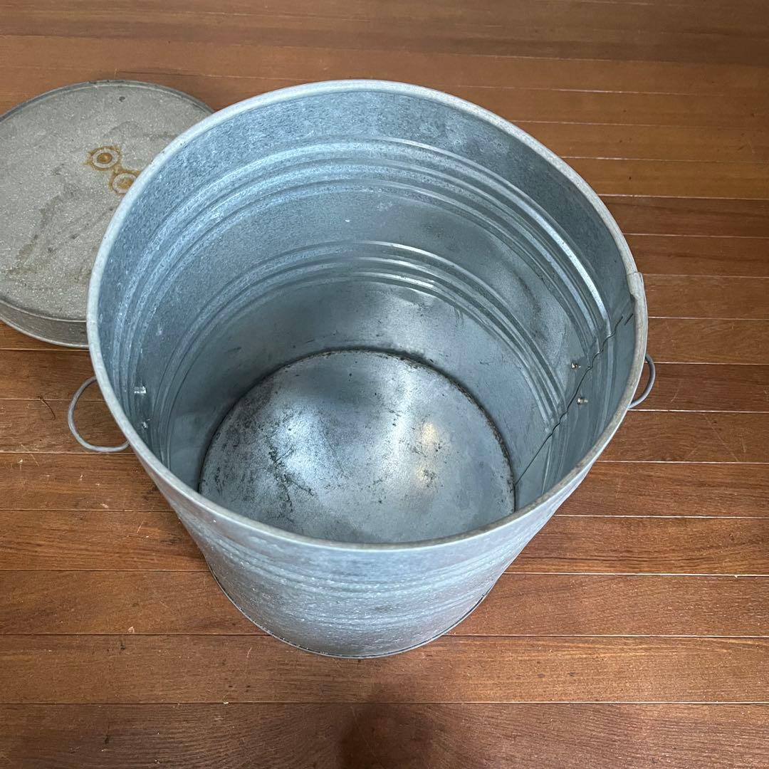 【アンティーク】蓋付き 持ち手付 ブリキ缶 バケツ ダストボックス 古道具