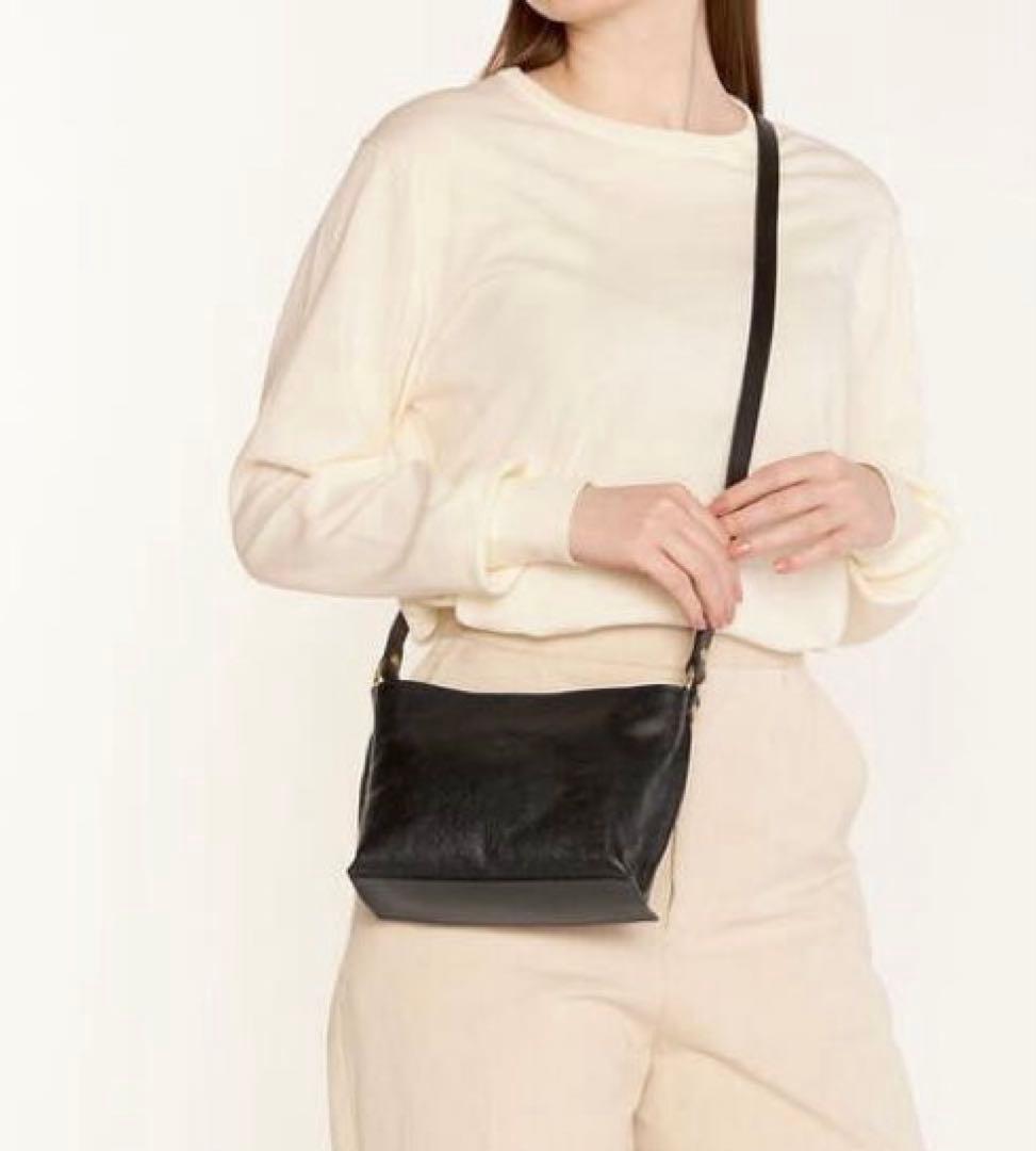 IL BISONTE イルビゾンテ ショルダーバッグ ブラック