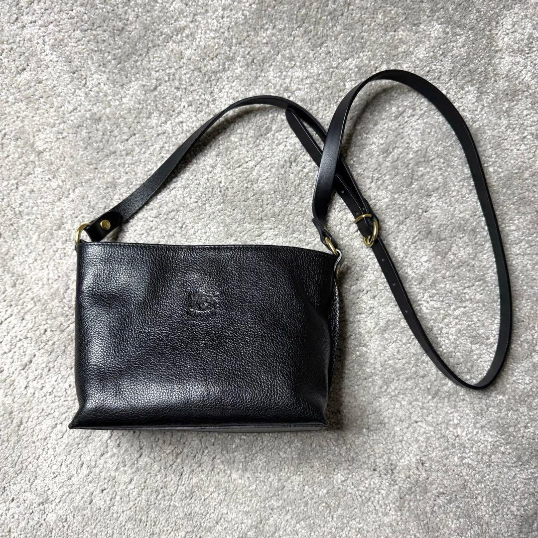 IL BISONTE イルビゾンテ ショルダーバッグ ブラック