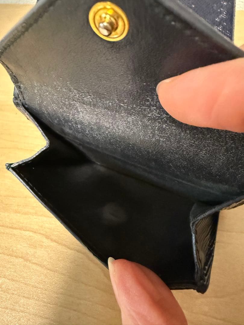 か*な様 PRADA 三つ折り財布 ブラック　レター型 ヴィッテロムーブ