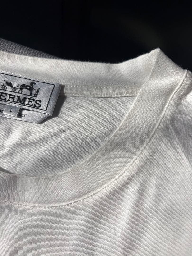 【メンズ】エルメス ホワイト シュヴォーアシンメトリー3D Tシャツ