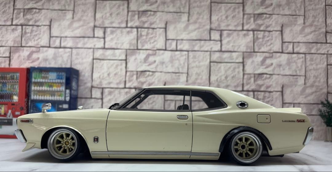 1/18 イグニッションモデル　日産ローレル　ワタナベ　オバフェンカスタム