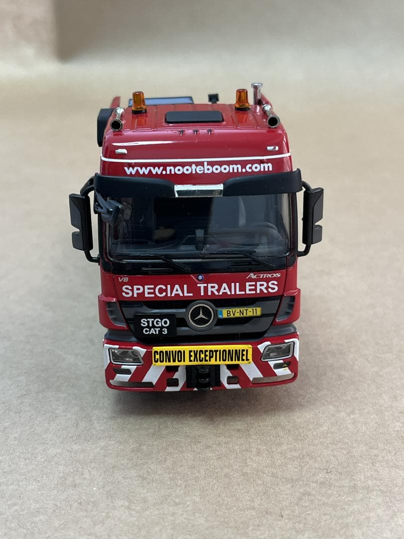 ミニカー WSI Nooteboom Mercedes Benz ActrosTitan