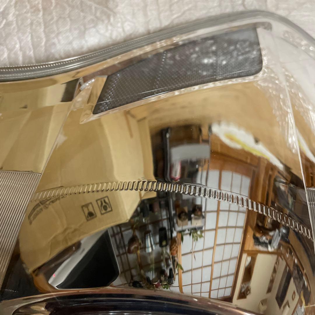 トヨタ純正プリウスα 左テールランプ　STANLEY47-46