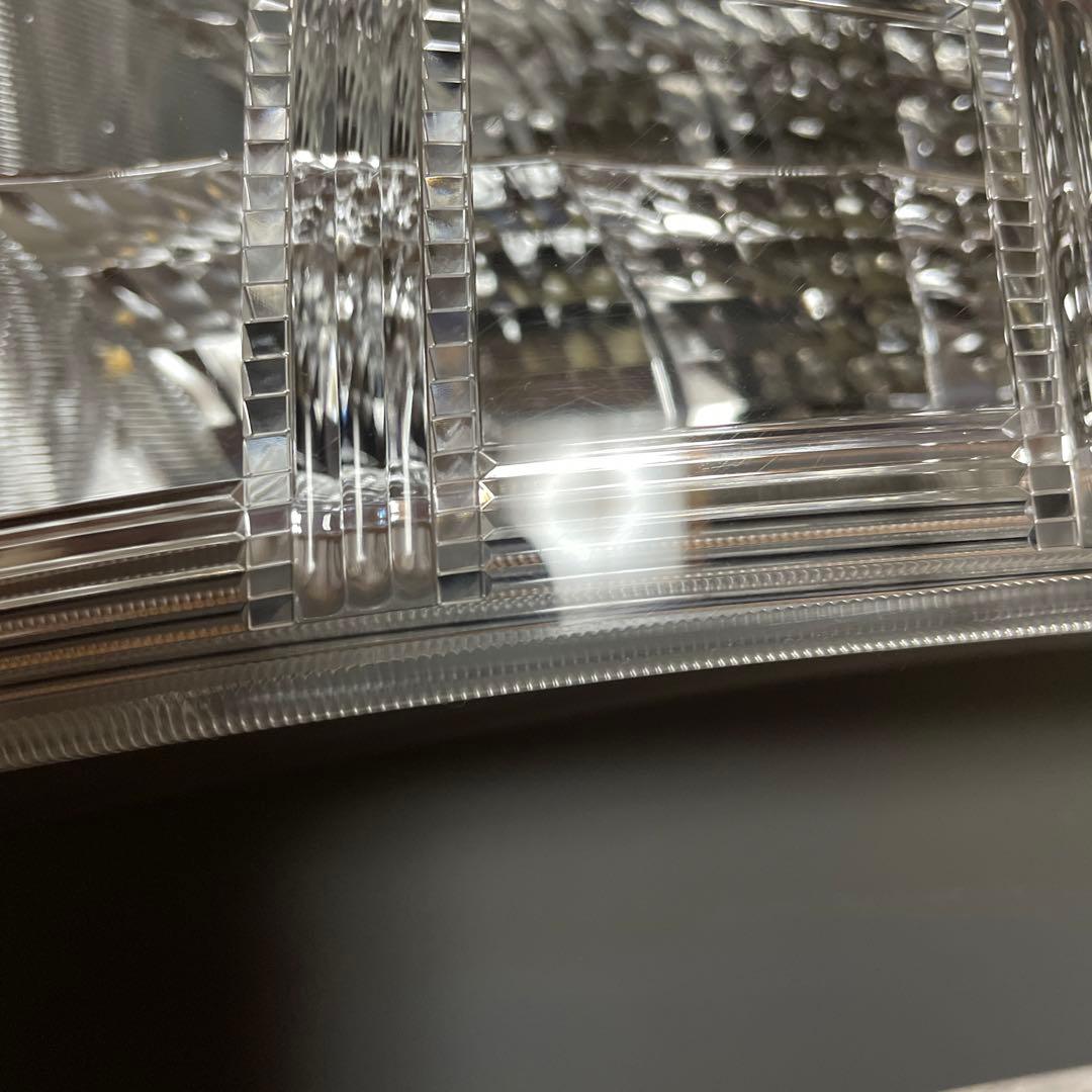 トヨタ純正プリウスα 左テールランプ　STANLEY47-46