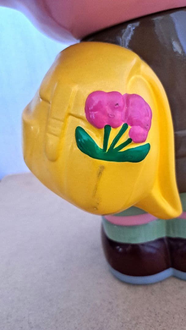 佐藤製薬　サト子ちゃん 探検家　貯金箱フィギュア　高さ３２cm