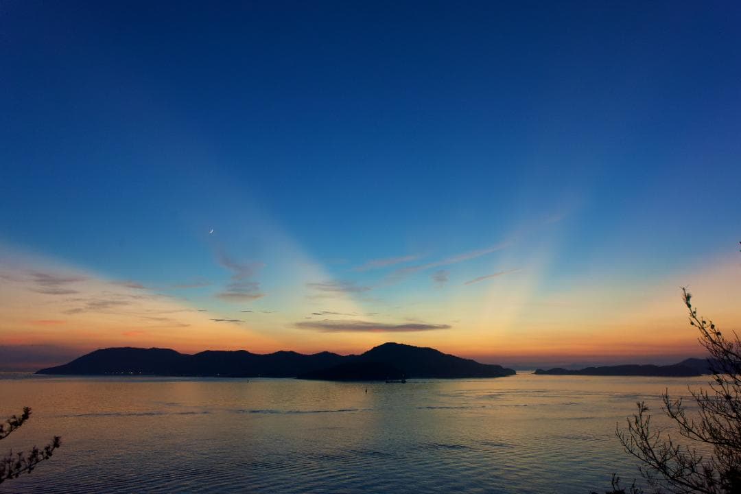 学生応援。スマホ卒業 SONY NEX-5T未使用級ダブルズーム ミラーレス一眼