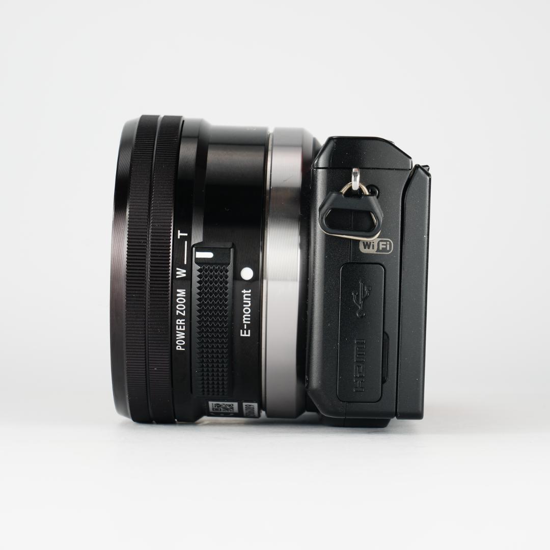 学生応援。スマホ卒業 SONY NEX-5T未使用級ダブルズーム ミラーレス一眼