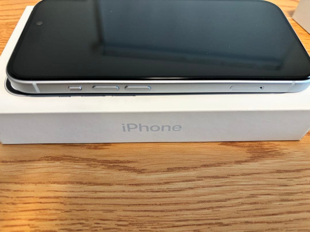 美品Apple iPhone 15 本体 ブルー　128GB