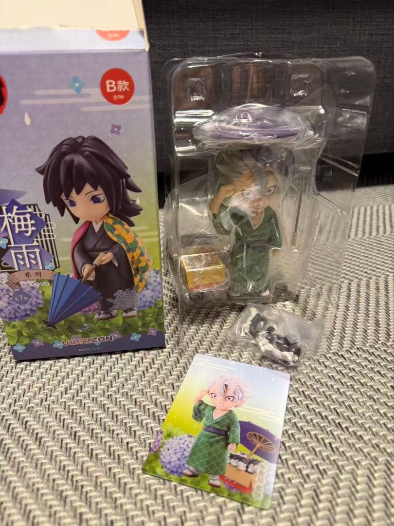 鬼滅の刃中国限定中国限定　フィギュア梅雨の日冨岡義勇 不死川実弥 2点