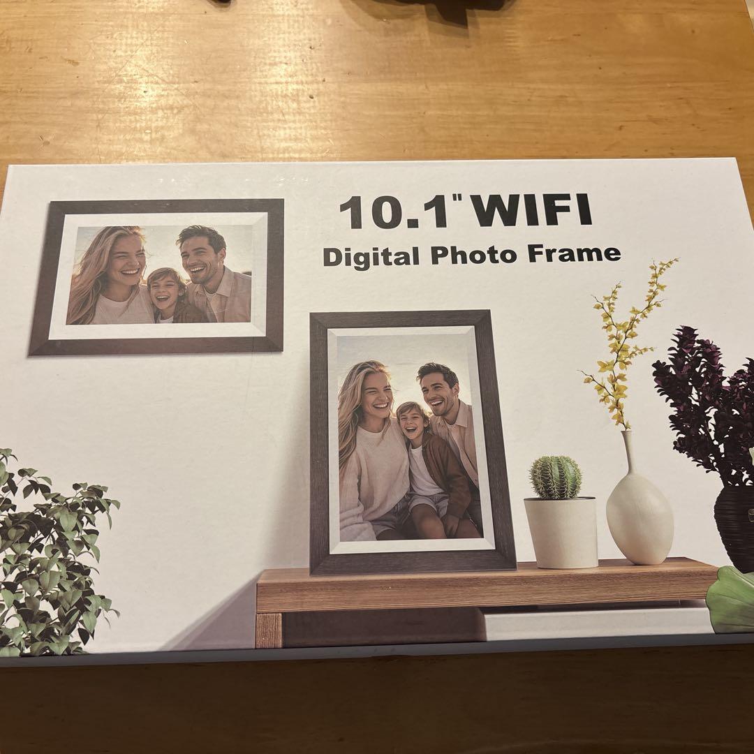 32GB内蔵 デジタルフォトフレーム 10.1インチ 360°自動回転　思い出