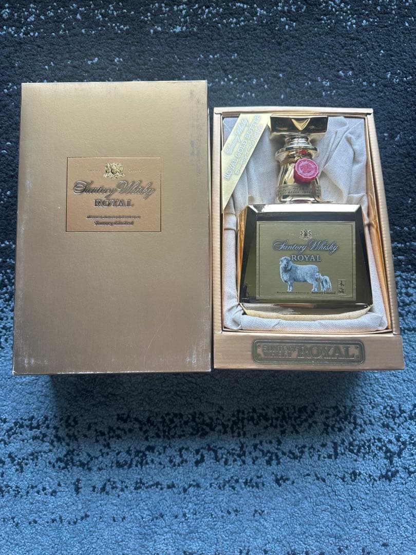 サントリーローヤル古酒ゴールドラベル干支羊モデル