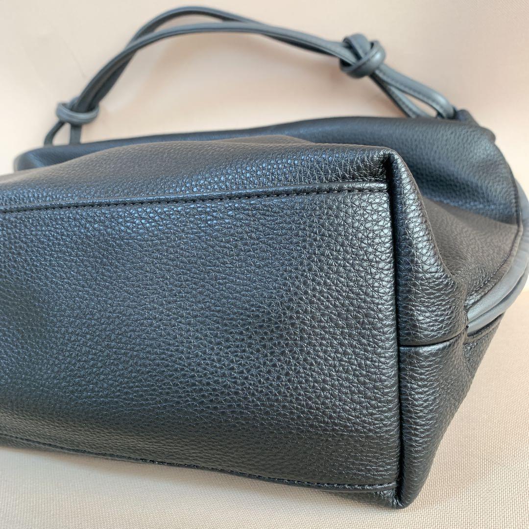 ear PAPILLONNER A4対応 樹脂パーツワンハンドルバッグ　ブラック