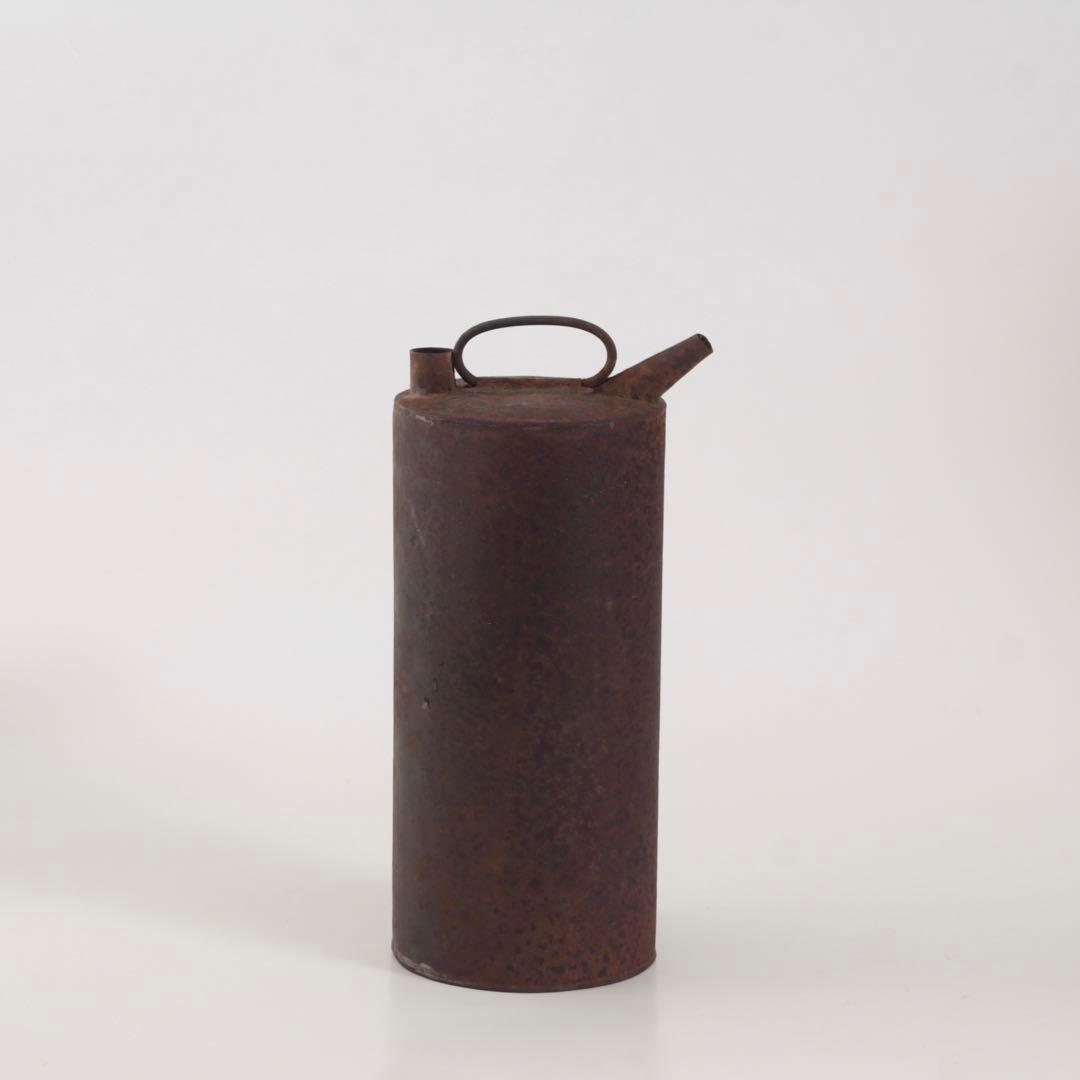 錆びた 鉄あるいはブリキ 水注 古道具 アンティーク オブジェ