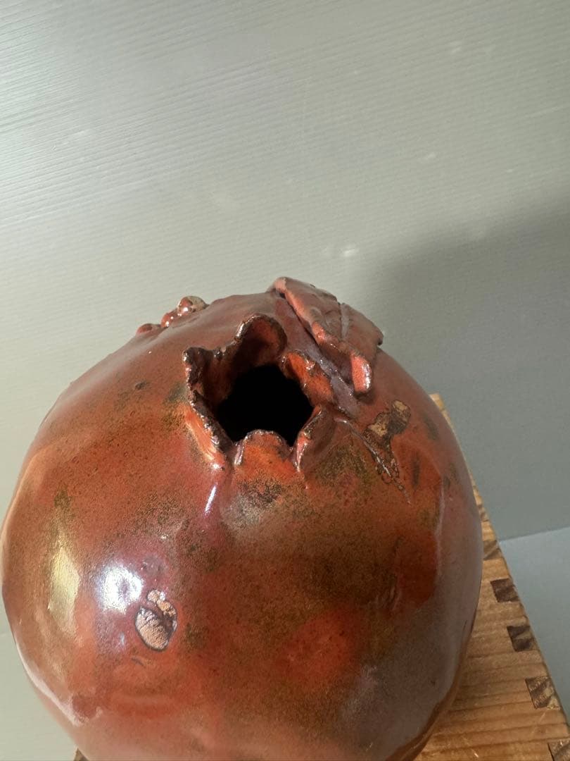 2639 田中太郎作　柘榴鉄釉置物