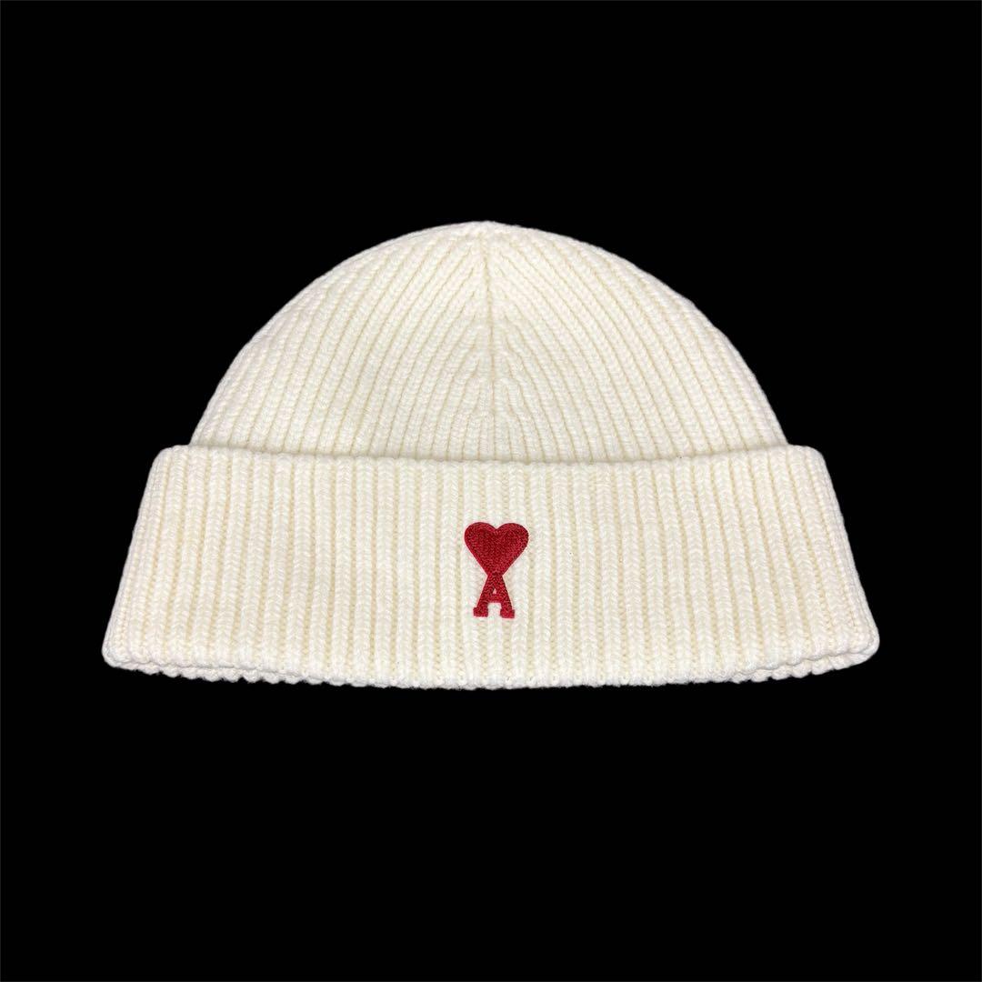 amiparis アミパリス　ビーニー　ニット帽　ホワイト　レッド　ワッペン