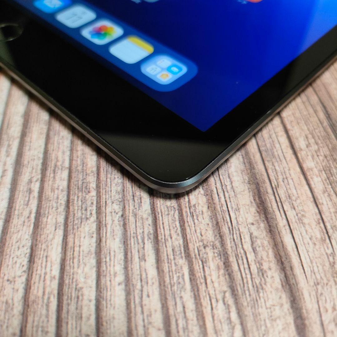 iPad 第8世代 32GB スペースグレー SIMフリー 美品