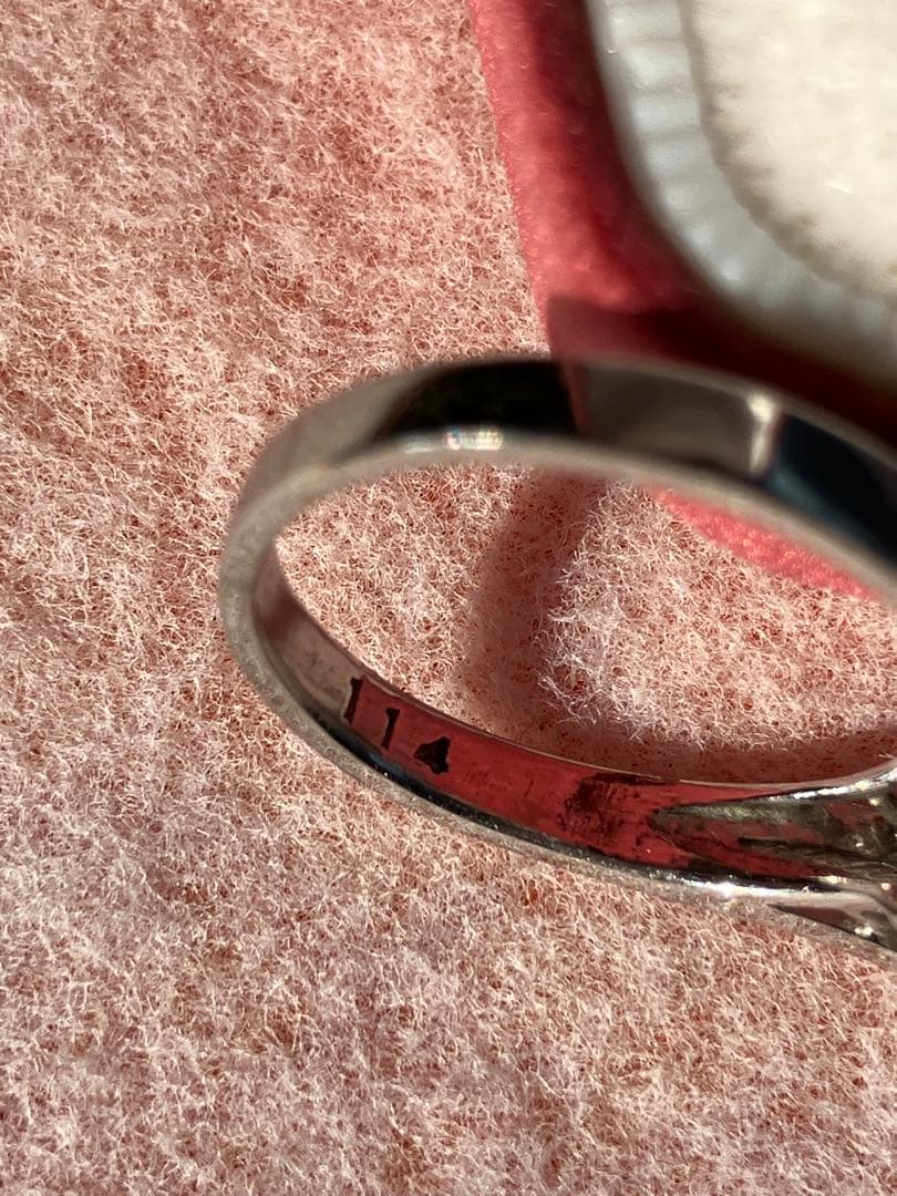 エメラルドの指輪