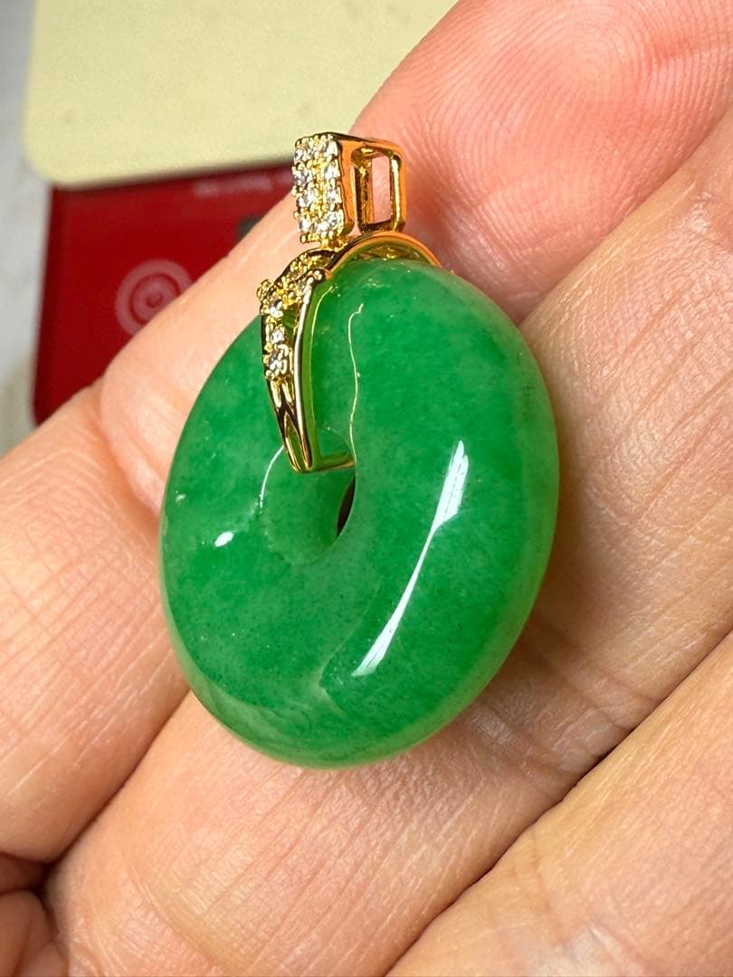 d*3様 ミャンマー翡翠25ｍｍ平丸玉ペンダントトップ