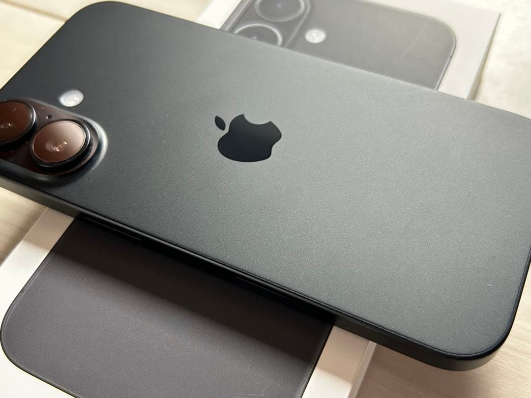 iPhone 16 128ブラック バッテリー100%SIMフリー 残積なし