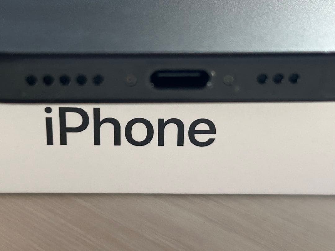 iPhone 16 128ブラック バッテリー100%SIMフリー 残積なし