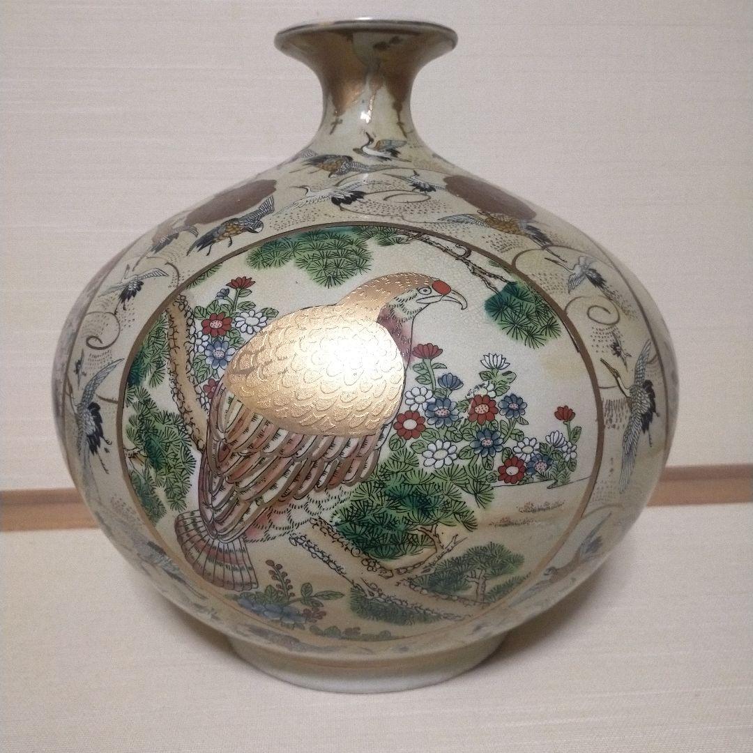 陶器の花瓶 鳥と花のデザイン