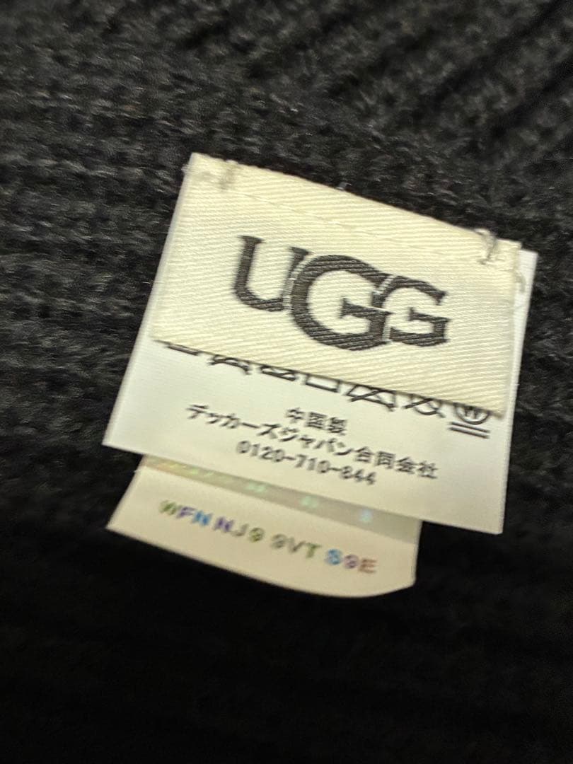 ⭐︎サンドイッチ⭐︎UGG ブラック ニットマフラー 牛革ロゴ 未使用新品