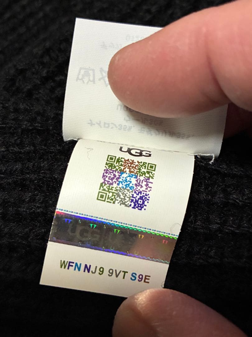 ⭐︎サンドイッチ⭐︎UGG ブラック ニットマフラー 牛革ロゴ 未使用新品