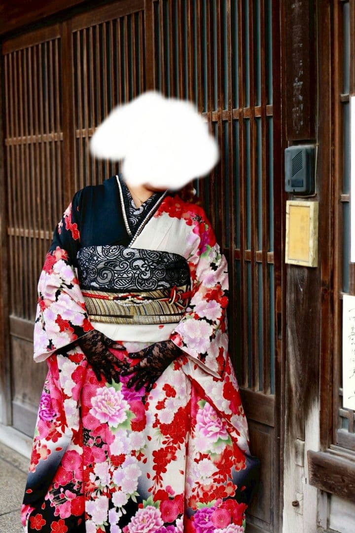 振袖フルセット　ギャル　 黒赤花柄 絹素材