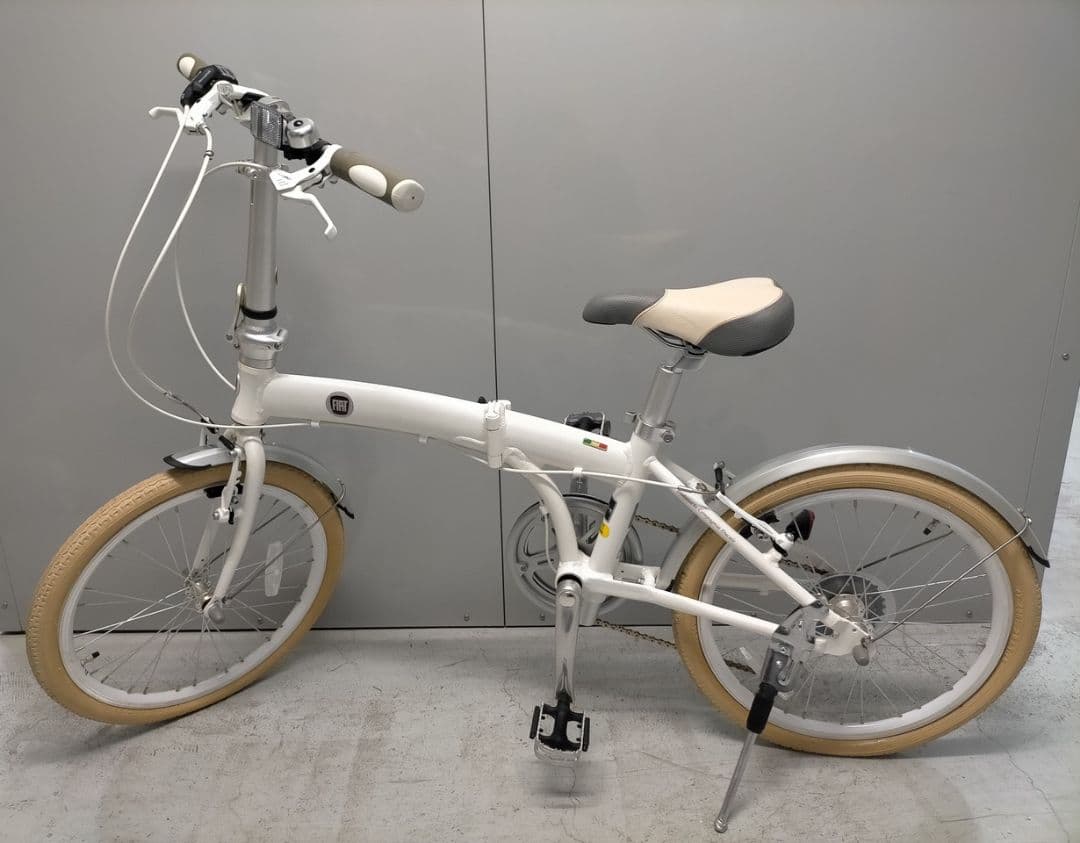 【カズ】FIAT ホワイト 折りたたみ自転車　20インチ
