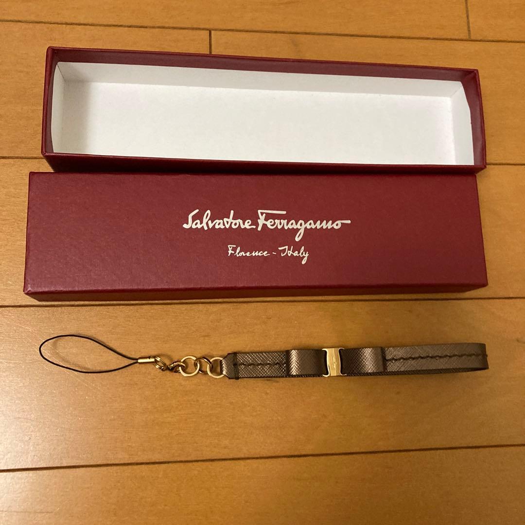 Salvatore Ferragamo ブラウンレザー ストラップ
