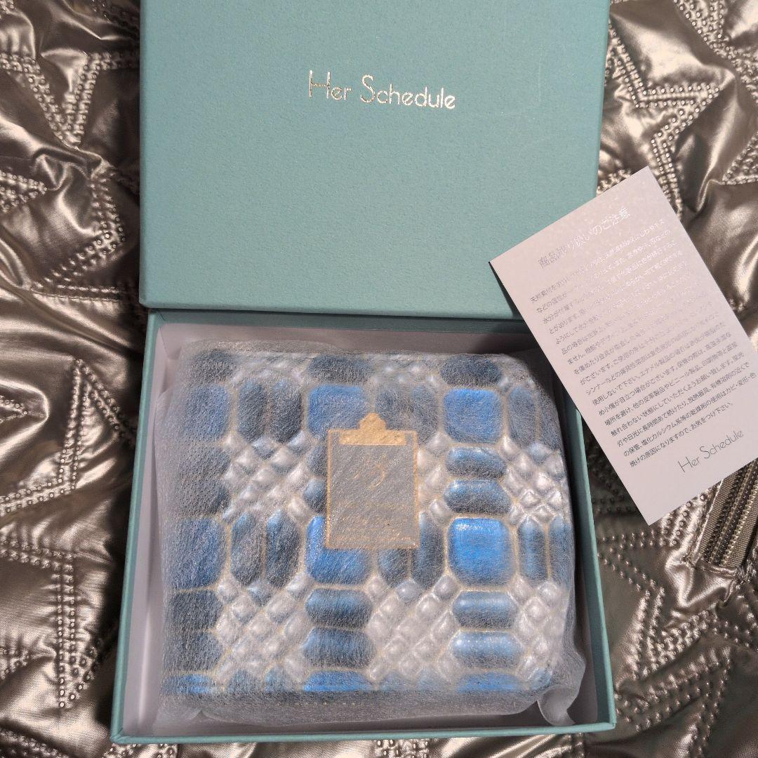 新品未使用★未開封★ハースケジュール★ブルーシンフォニー 二つ折り財布