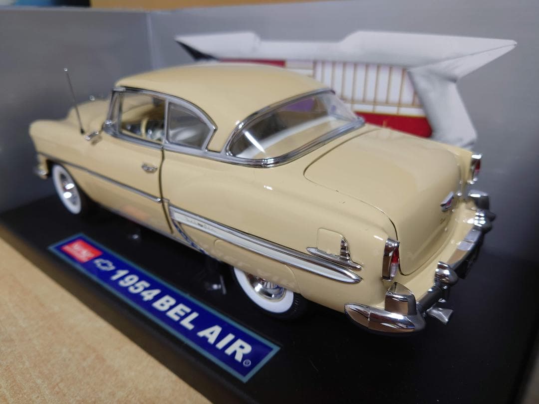 1/18 シボレーベルエア Bel Air 1954ダイキャスト製ミニカー 中古