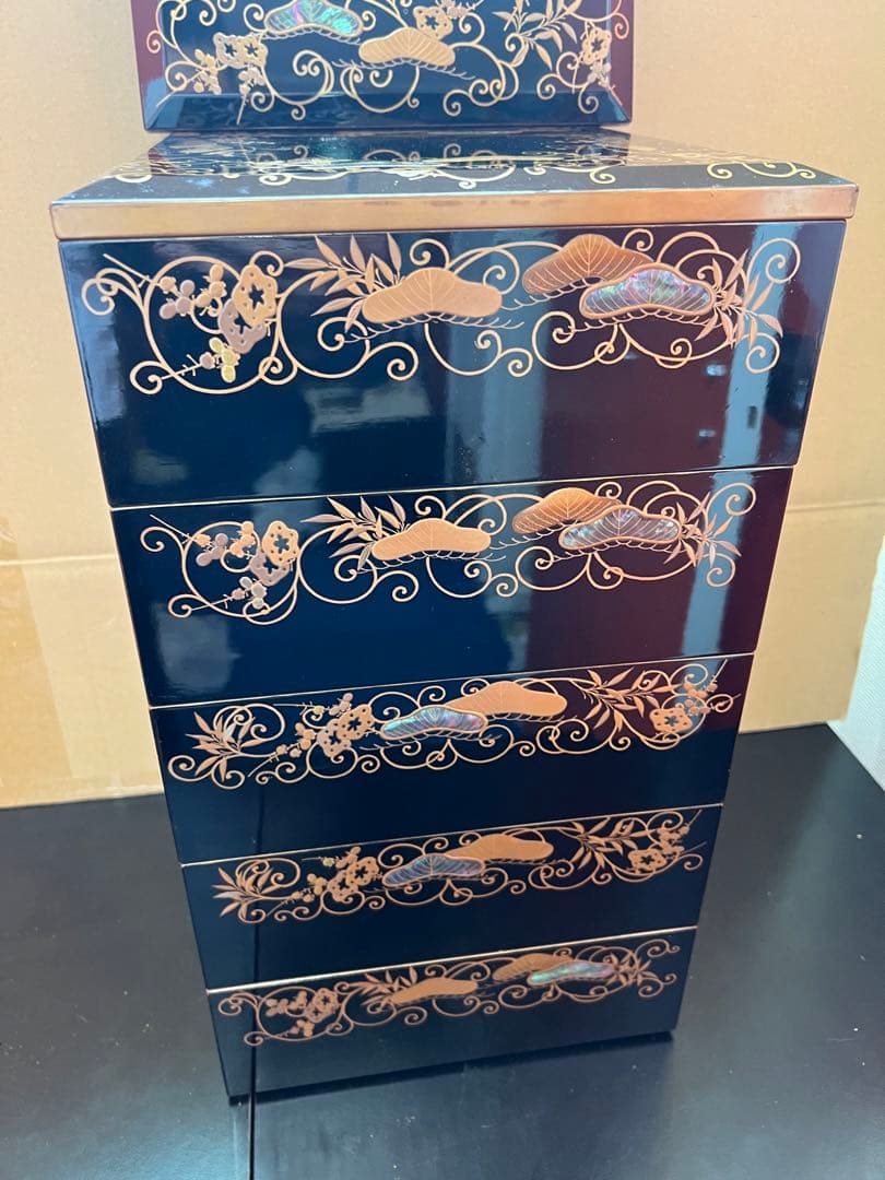 788  輪島塗り　黒漆塗り沈金重箱　金蒔絵　螺鈿　5重　高級　美品