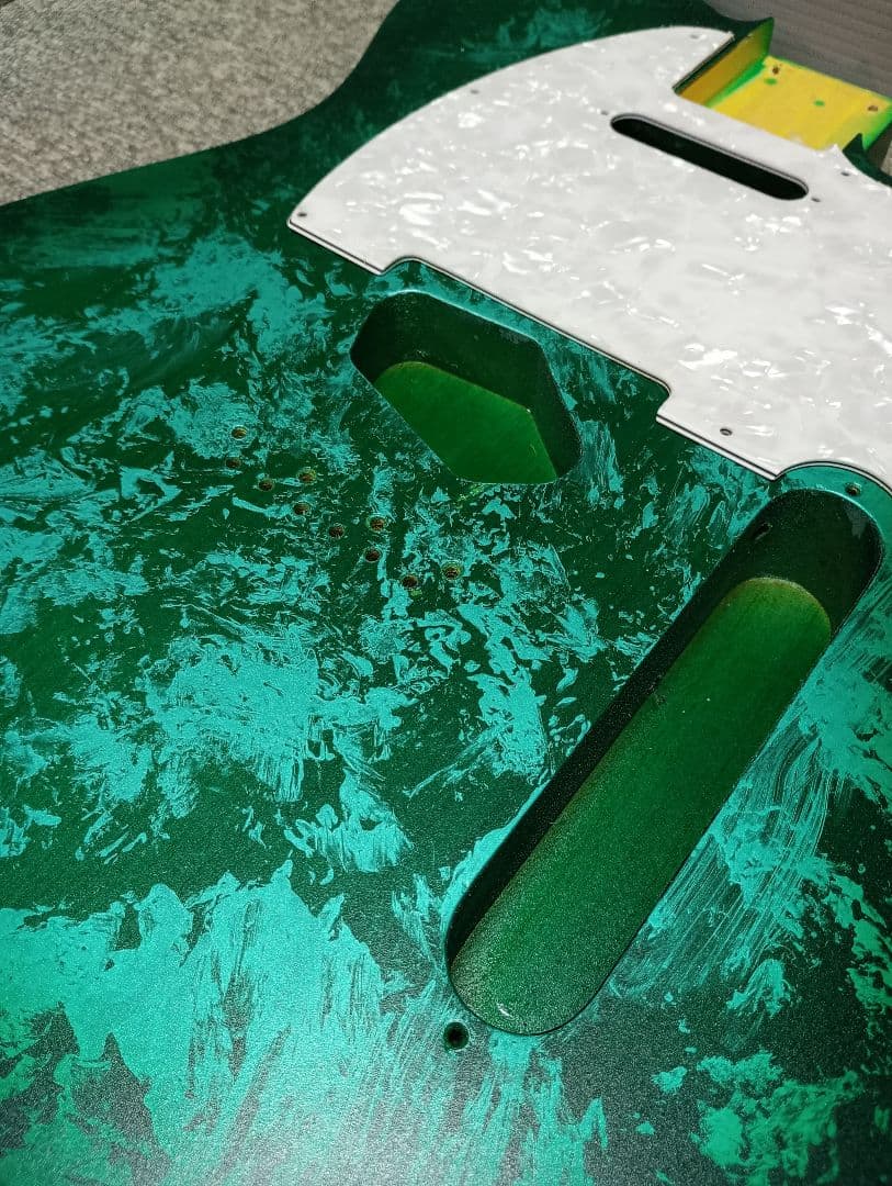 テレキャスター 塗装済ボディ ホワイトパールピックガード付き