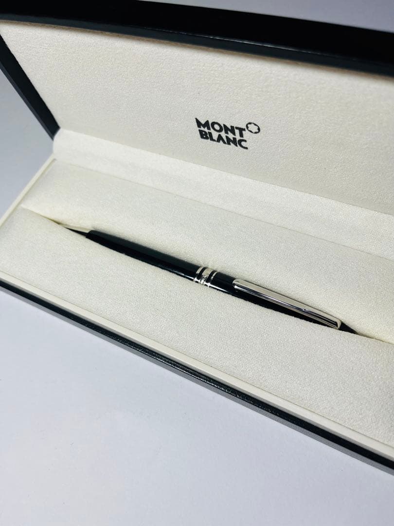 MONTBLANCモンブラン ボールペン 黒 ネーム入り 箱付き