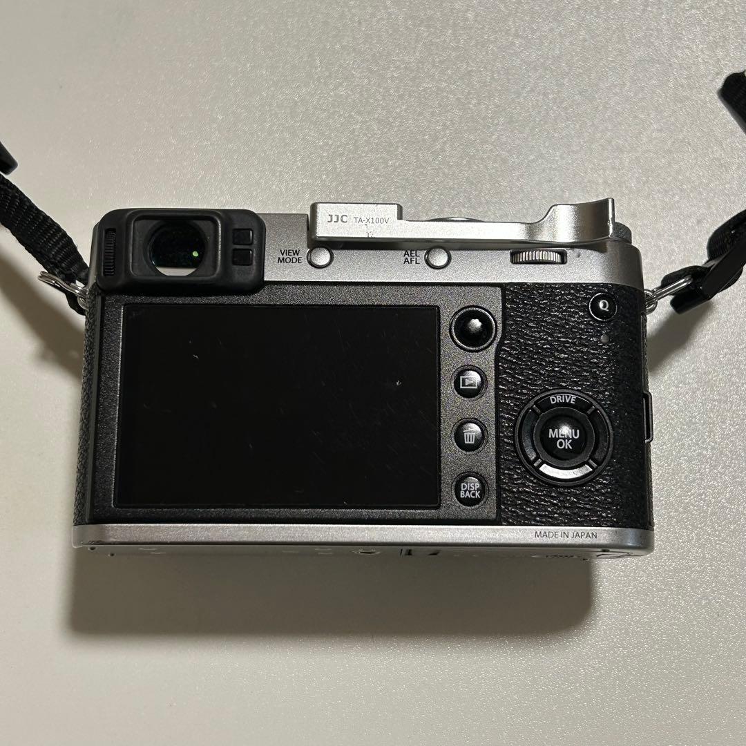 【美品】FUJIFILM X100F シルバー 純正レザーケース＋サムグリップ付