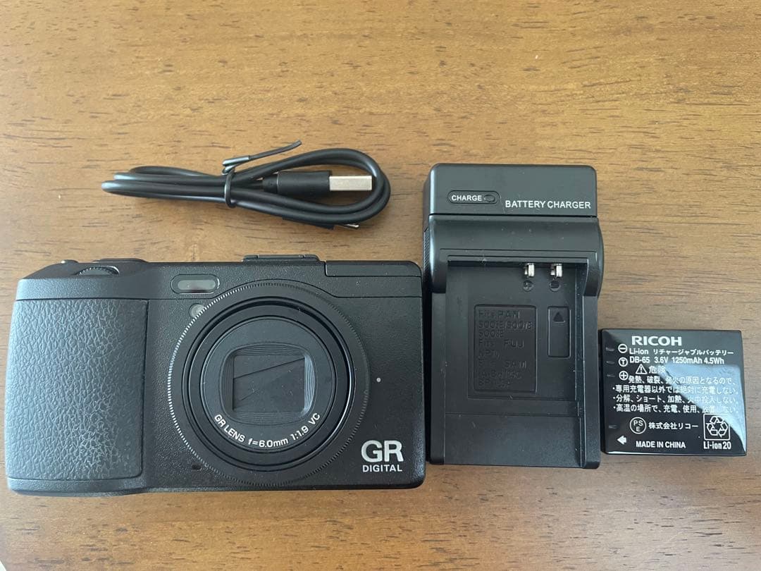 値下げ中！RICOH GR DIGITAL4リコーデジカメ　［ショット数232］