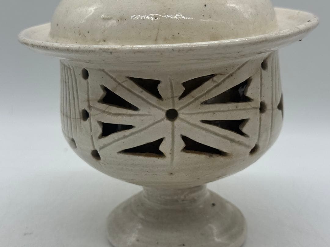 李朝　白磁　透かし彫香炉　アンティーク　送料込み251224
