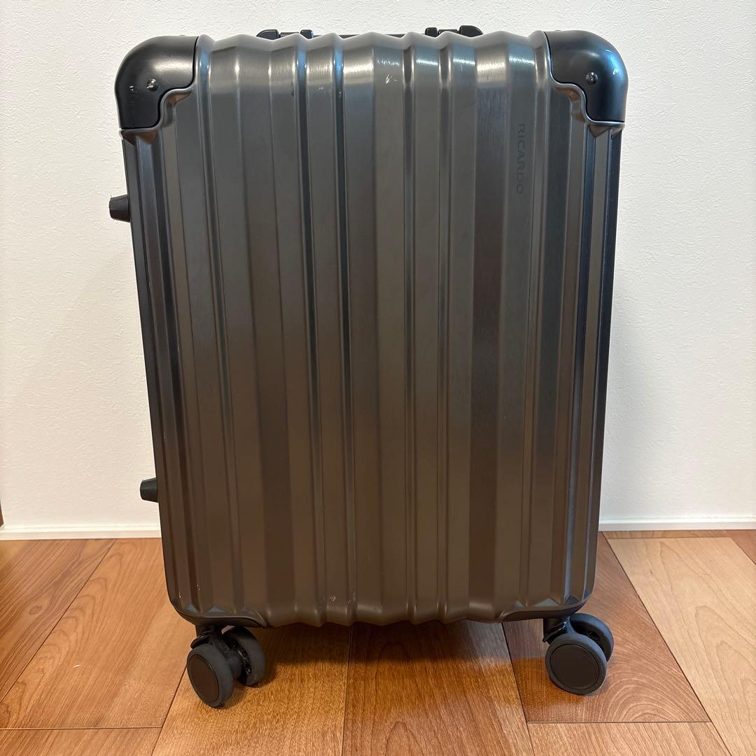 RICARDO リカルドスーツケース　37L ガンメタル